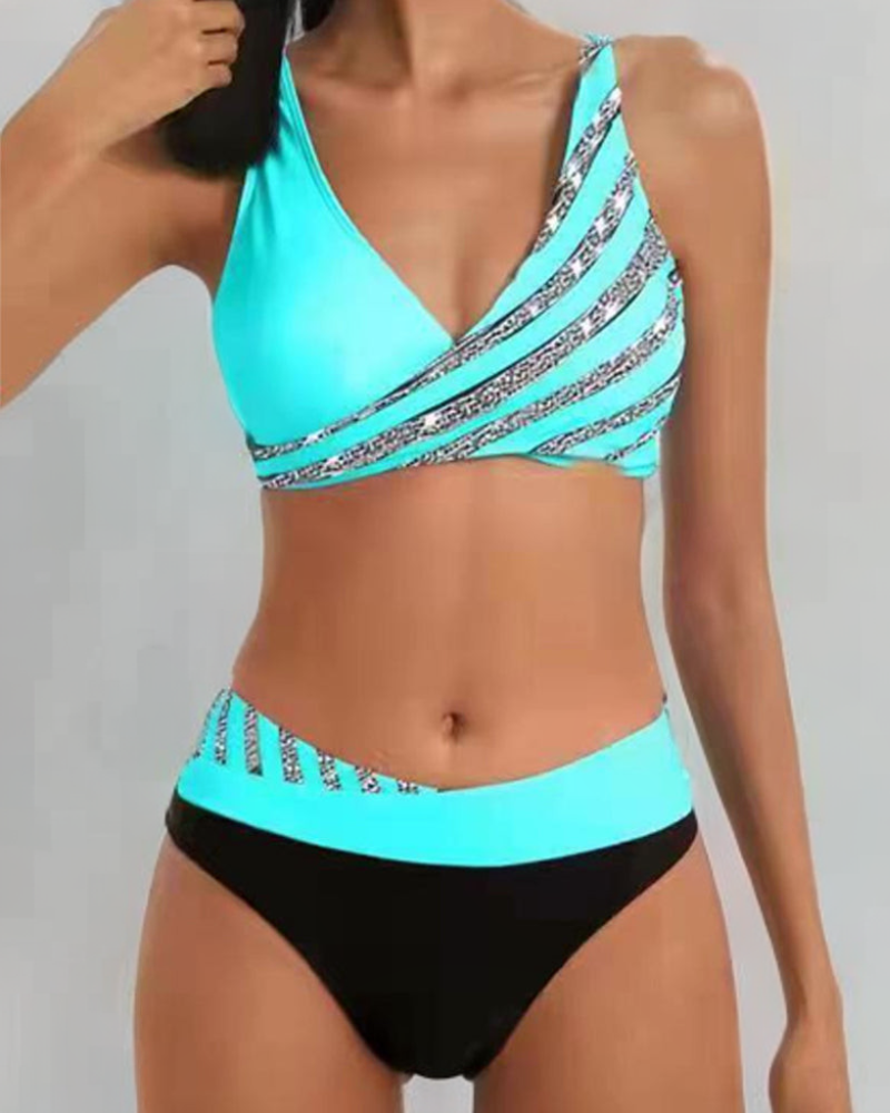 Mona – Bedruckter Bikini in warmen Farbtönen